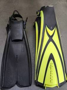lot 19663 image: (2 sets)Apollo and Atomic Aquatics Diving Fins - Size M and XL