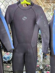 lot 19674 image: (1) M, Bare Full Wetsuit BlackBlue