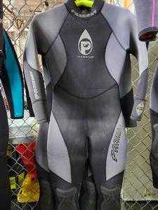 lot 19693 image: (1) Womens Size 8, Parkway Titanium Full Wetsuit&nbsp