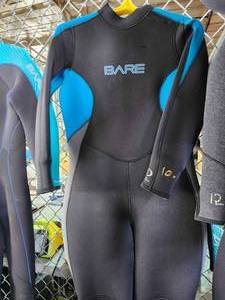 lot 19698 image: (1) Womens Size 10, BARE Full Body Wetsuit BlackBlue