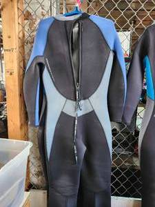 lot 19704 image: (1) Womens Size 18, Bare Progressive Wetsuit Full Body BlackBlue