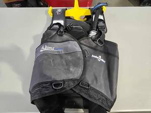 lot 19746 image: ScubaMax Altima X2000 BCD Buoyancy Compensator Size Large