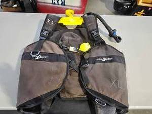 lot 19750 image: SeaQuest XL Scuba BCD with Weight Integration System X Large Size