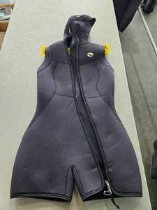 lot 19769 image: BARE Neoprene Wetsuit Vest Size 8