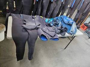 lot 19781 image: Scuba Diving Equipment Set - Wetsuit, Gloves, and FLS Gear Bag