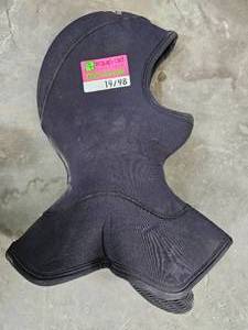 lot 19798 image: Scuba Gear, Cap and Shoes