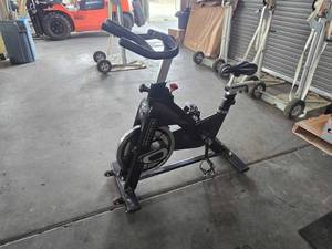 lot 19526 image: Matrix Spin Bike Commercial Indoor Cycling Bike