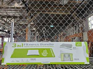 lot 21608 image: 3-in-1 Fitness Bundle Mat and Travel Bag- Wii Fit