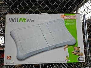 lot 21609 image: Wii Fit Plus- Balance Board