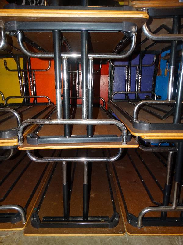lot 694 image: Lot of 5 adjustable height classroom tables