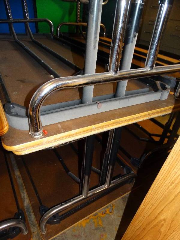 lot 698 image: Lot of 5 adjustable height classroom tables