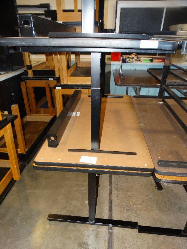 lot 714 image: 3 adjustable height tables