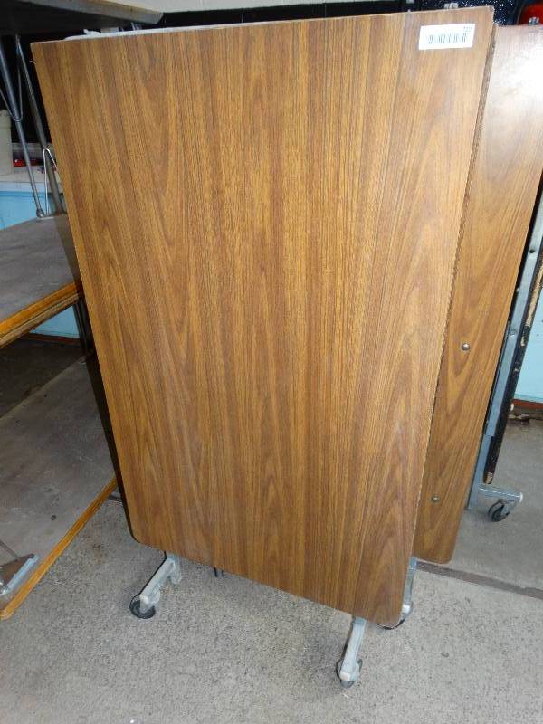 lot 720 image: 3 folding tables on wheels
