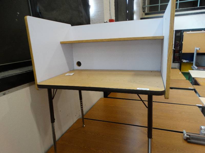 lot 724 image: Privacy desk & other desk