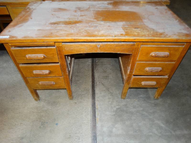 lot 736 image: Wood teachers desk