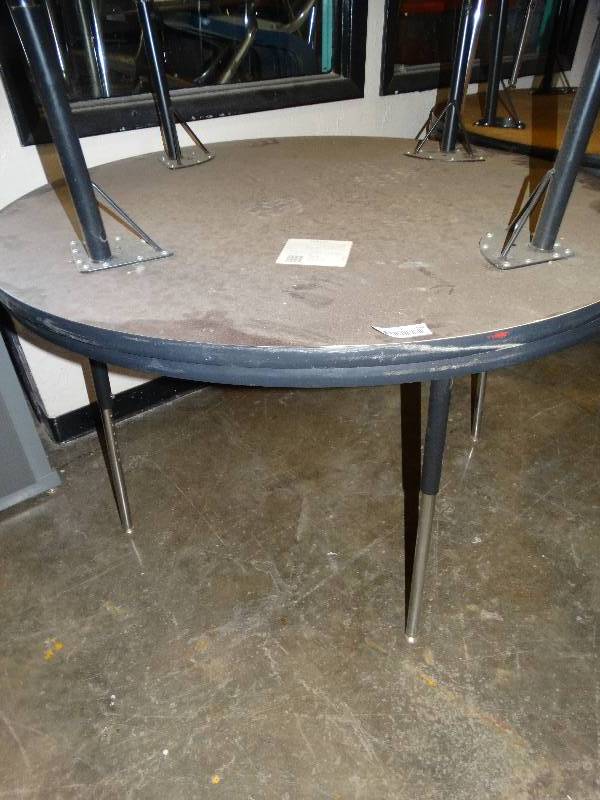 lot 748 image: 3 round classroom tables