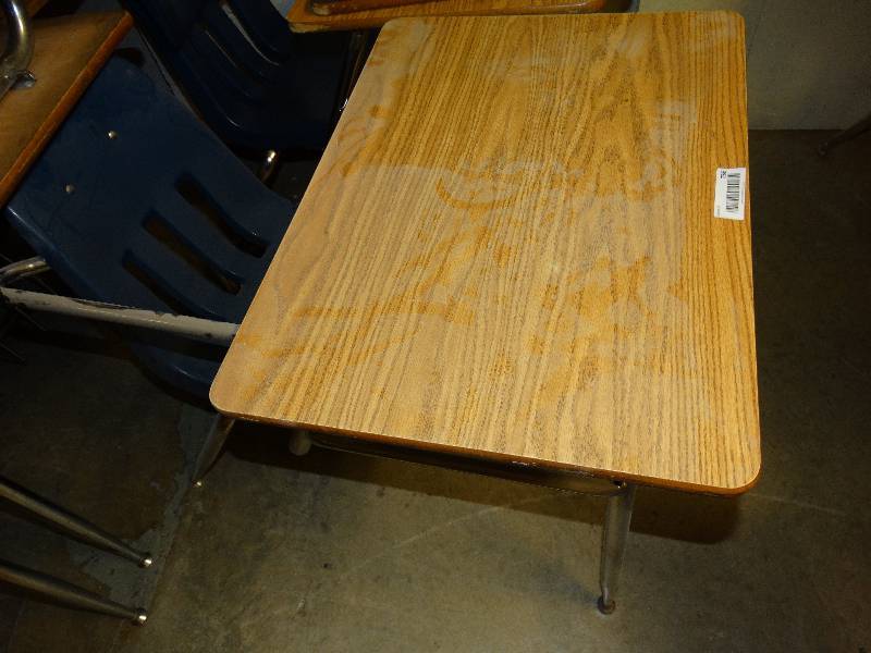 lot 756 image: Approx. 19 school desks