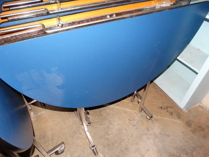 lot 768 image: 5 folding round cafeteria tables on wheels