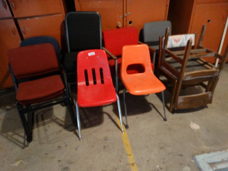 lot 773 image: 14 various chairs