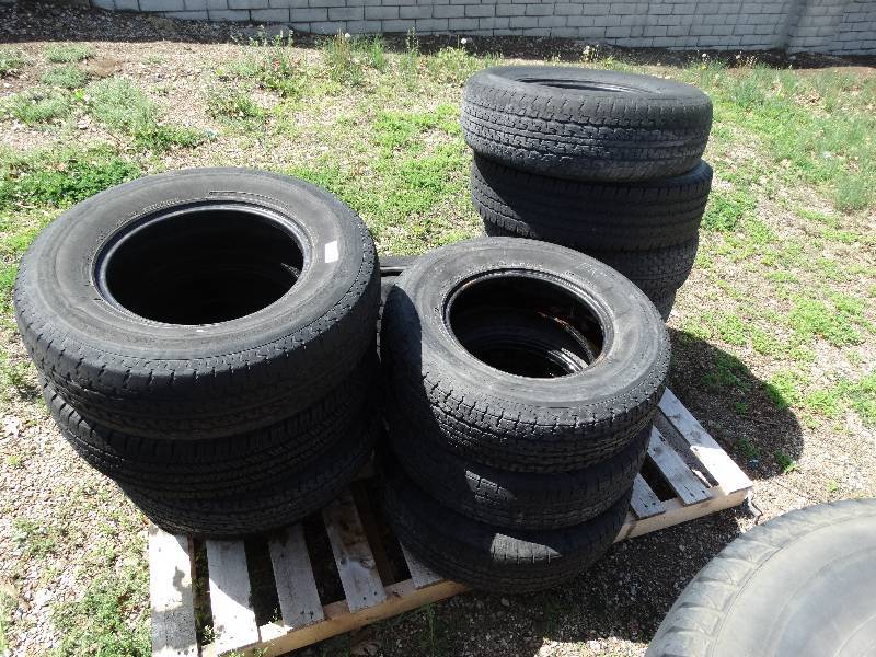 lot 783 image: Lot of various tires- Mostly 15