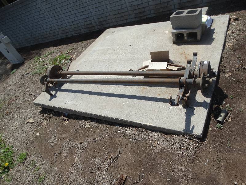 lot 788 image: 2 trailer axles- 1 has brakes