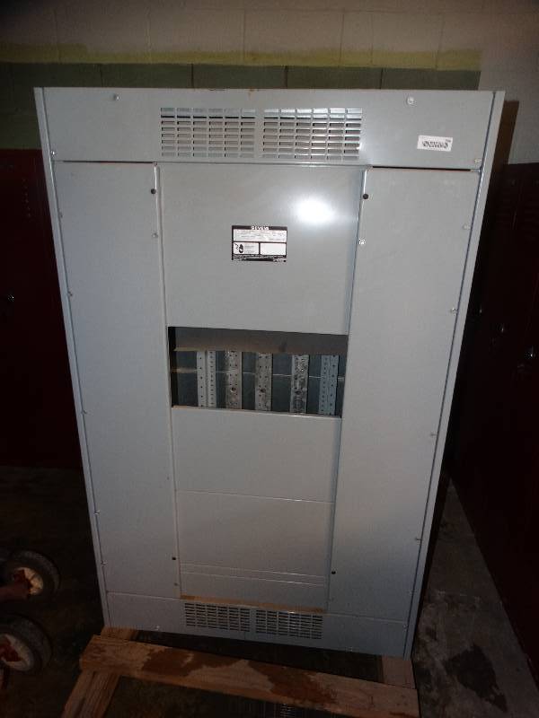 lot 566 image: Large Siemens circuit cabinet electric panel- Approx. 5ft tall x 3 ft wide