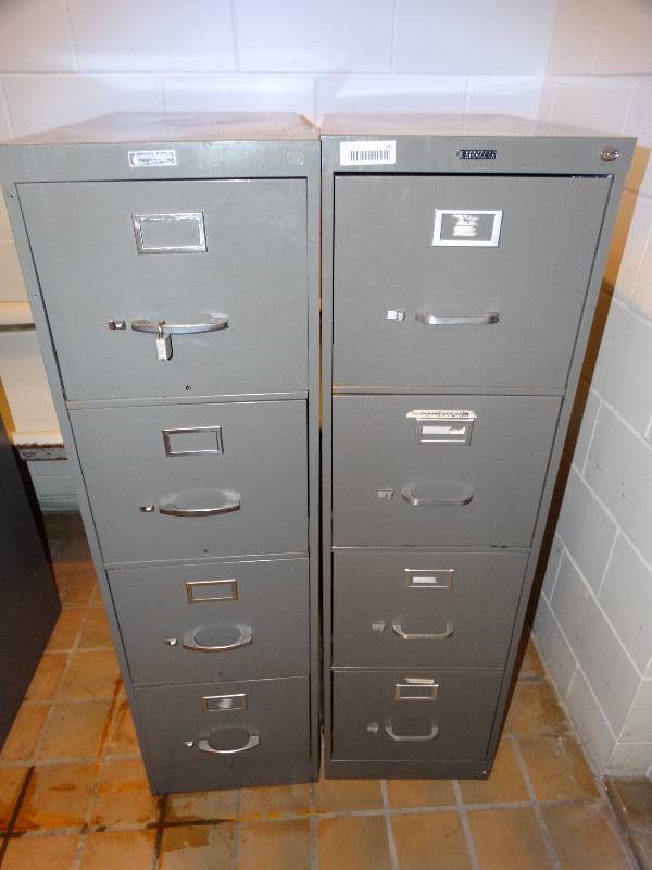 lot 585 image: Pair of 4 drawer file cabinets