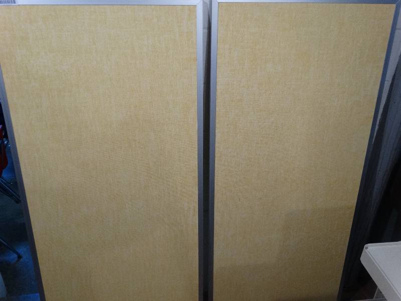 lot 592 image: 2 dividers