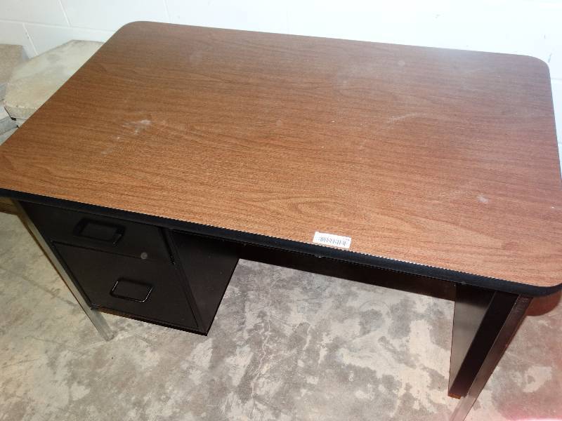 lot 594 image: Office desk
