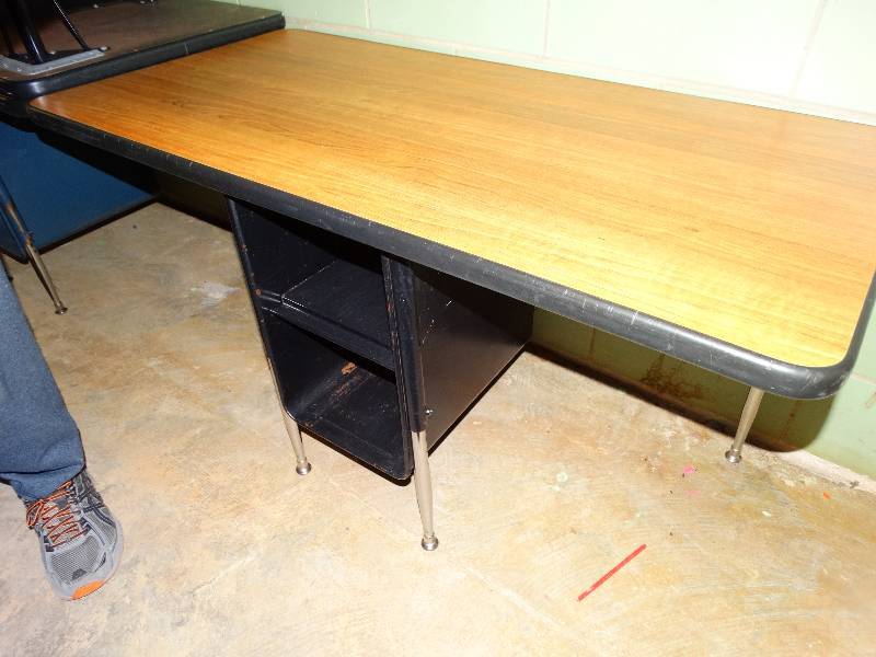 lot 616 image: 2 school desk w cubbies