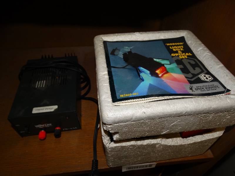 lot 652 image: Tripp-lite & Hodson light box optical set
