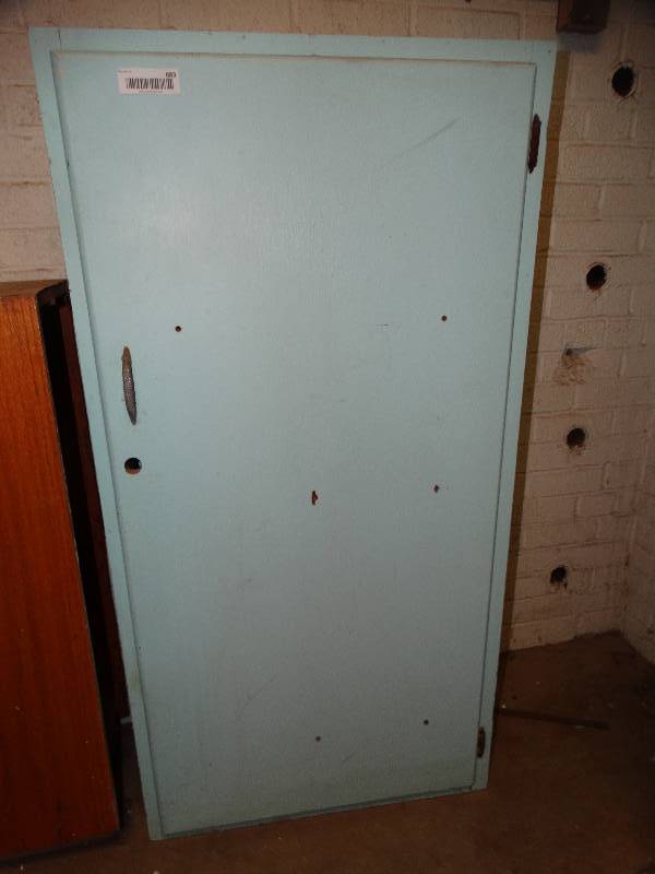 lot 683 image: Blue wood tool cabinet