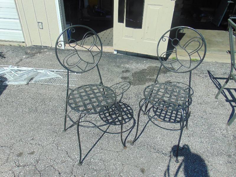 lot 2014 image: (2) ct. lot metal patio chairs, bumblebee back, metal lattice seats, 18 seat height