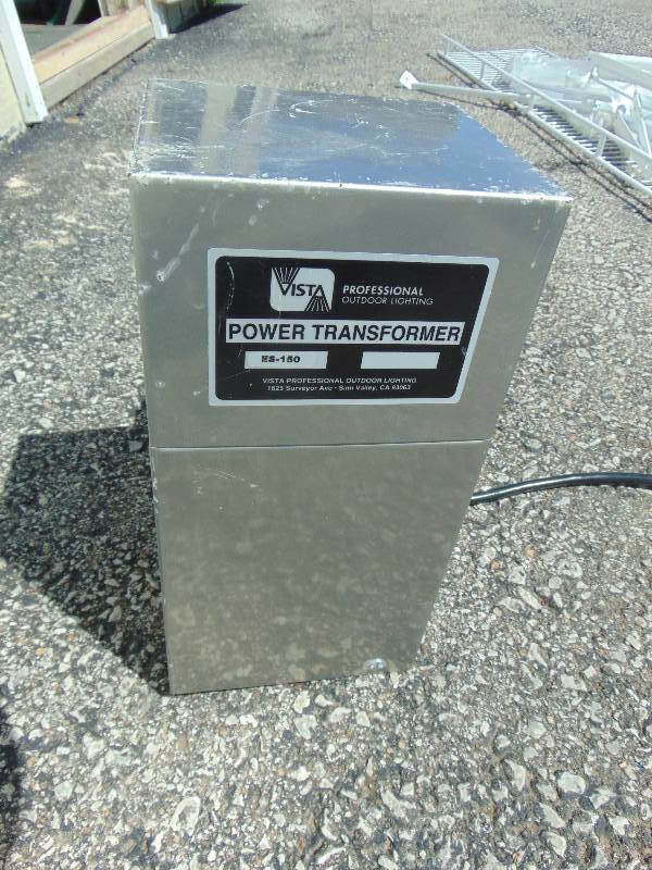 lot 2021 image: Vista Professional Outdoor Lighting Power Transformer ES-150, used
