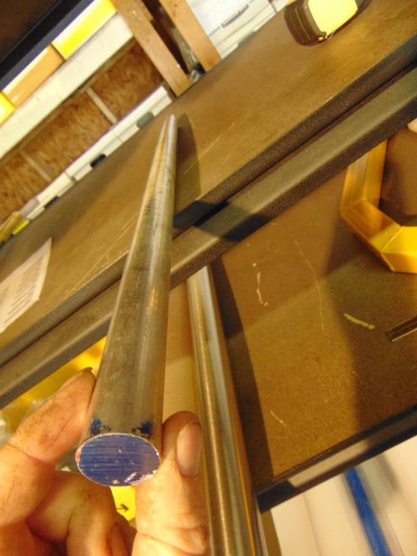 lot 2067 image: (1) piece Aluminum Bar Stock, 24 x 1 diameter