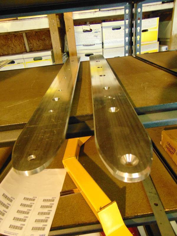 lot 2076 image: (2) ct. lot Aluminum Bars, 35-12 x approx 3 W x 38 thick, tapered ends