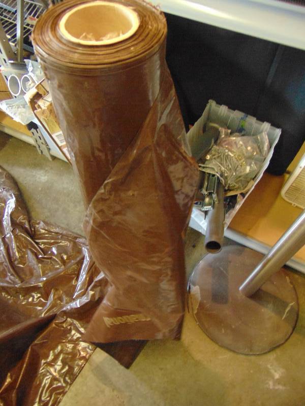 lot 2102 image: (1) roll Brown UPS Large Equipment Cover Bags, 55 gallon drum liners, 55 x 48