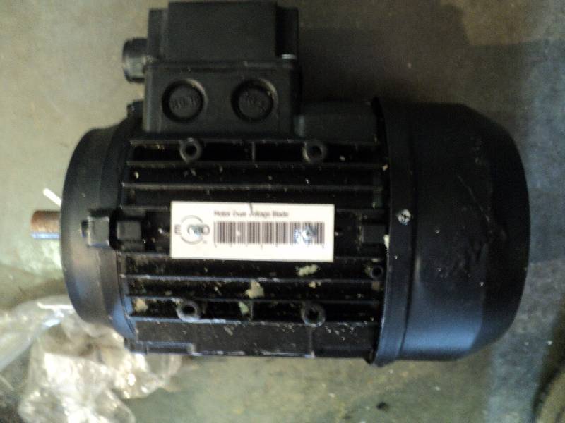 lot 2167 image: ECO Motor dual voltage blade, untested F72517