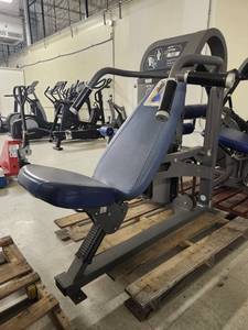 lot 5511 image: Nautilus Nitro Evo Incline Press