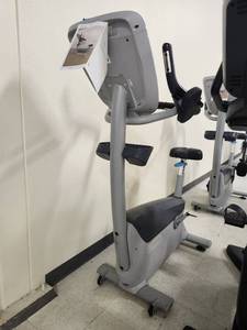 lot 5535 image: Precor Upright Bike