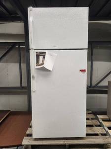 lot 15501 image: GE Refrigerator Model GTS18CBSALWW