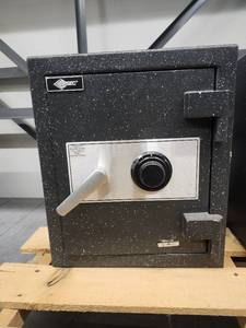 lot 15508 image: Amsec Safe