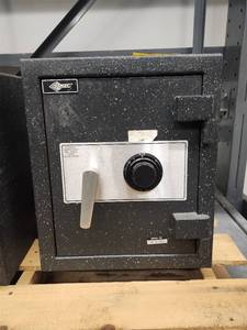 lot 15509 image: Amsec Safe