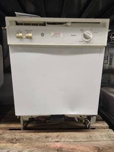 lot 15510 image: GE Nautilus Dishwasher