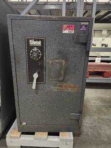 lot 15611 image: Gardall Safe (Cant Open)