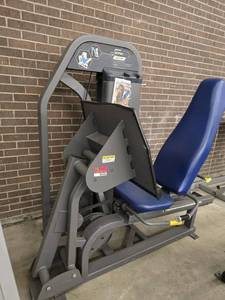 lot 1524 image: Nautilus Nitro EVO Leg Press