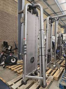 lot 1541 image: Life Fitness Adjustable Cable Crossover