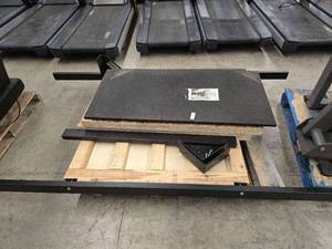 lot 1553 image: Hammer Strength Platform