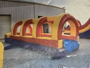 lot 9813 image: Tunnel Inflatable