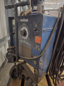 lot 9822 image: Miller Dialarc 250 ACDC Welder Power Source